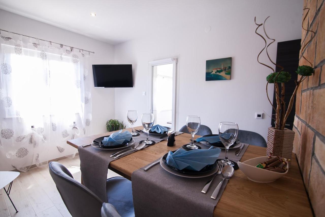 Family Apartments Brach Bol Dış mekan fotoğraf
