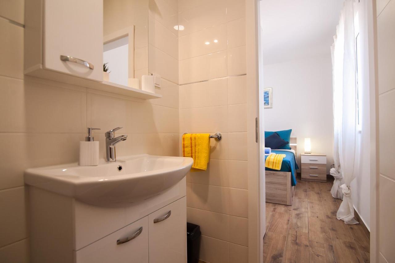 Family Apartments Brach Bol Dış mekan fotoğraf