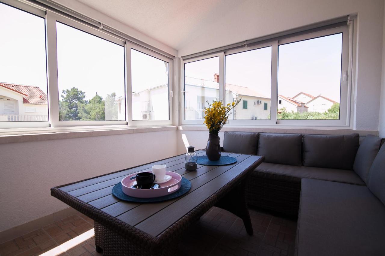 Family Apartments Brach Bol Dış mekan fotoğraf