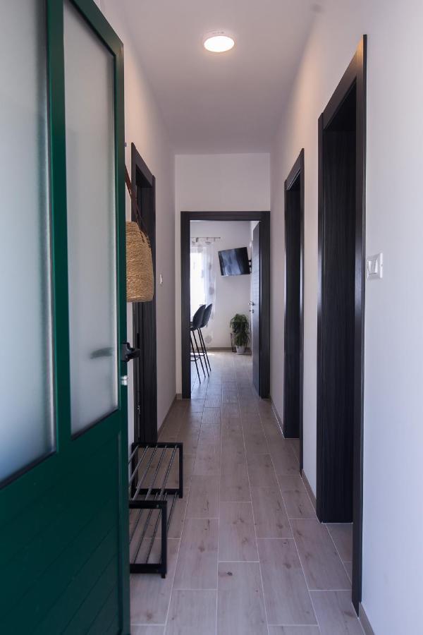 Family Apartments Brach Bol Dış mekan fotoğraf