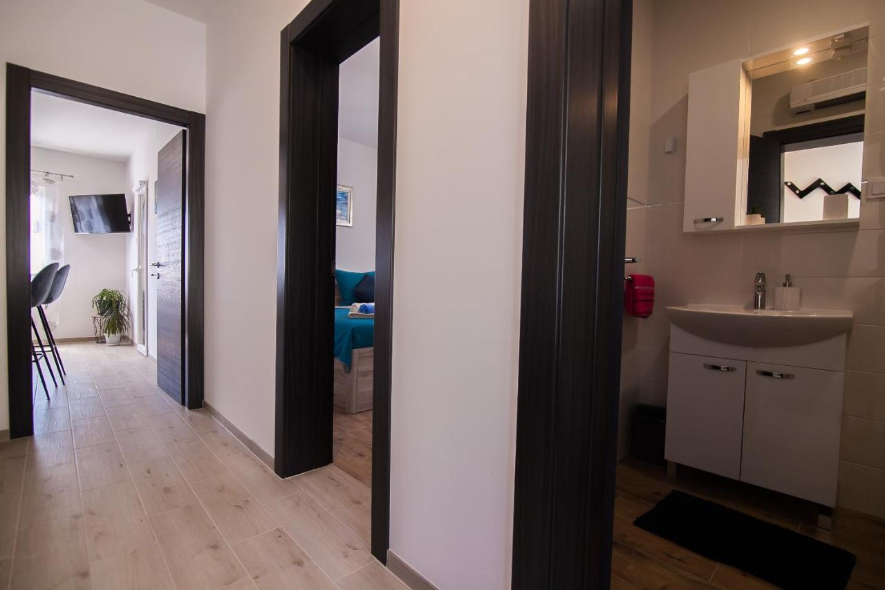 Family Apartments Brach Bol Dış mekan fotoğraf