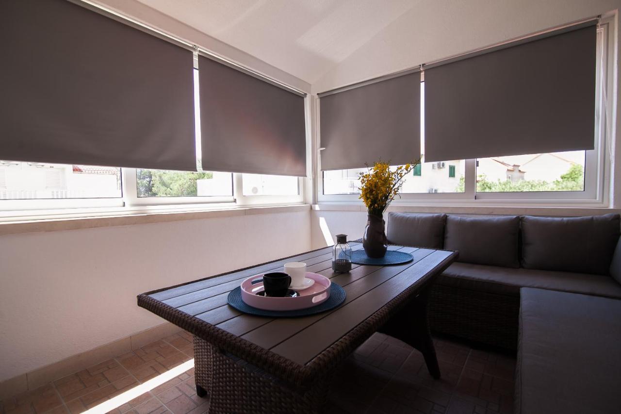 Family Apartments Brach Bol Dış mekan fotoğraf
