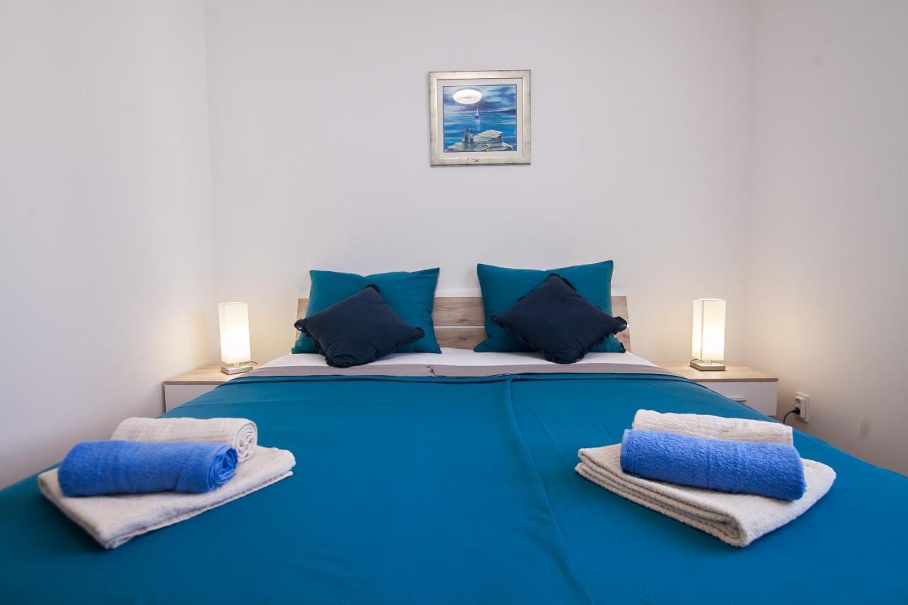 Family Apartments Brach Bol Dış mekan fotoğraf