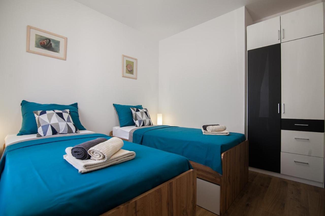 Family Apartments Brach Bol Dış mekan fotoğraf