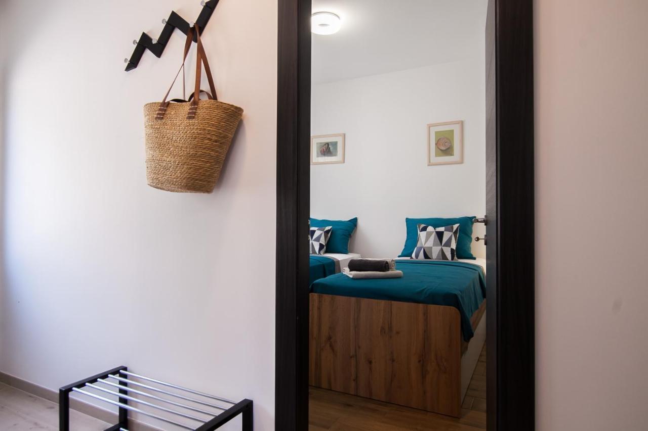 Family Apartments Brach Bol Dış mekan fotoğraf