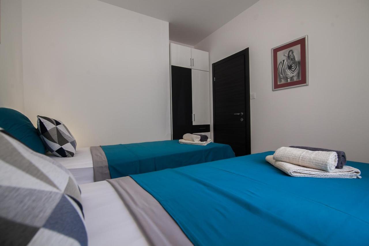 Family Apartments Brach Bol Dış mekan fotoğraf