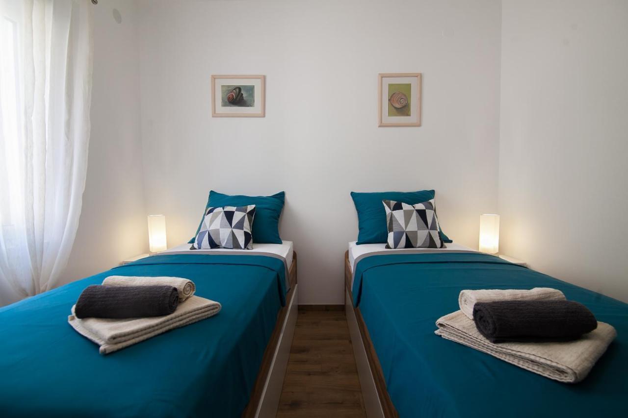 Family Apartments Brach Bol Dış mekan fotoğraf