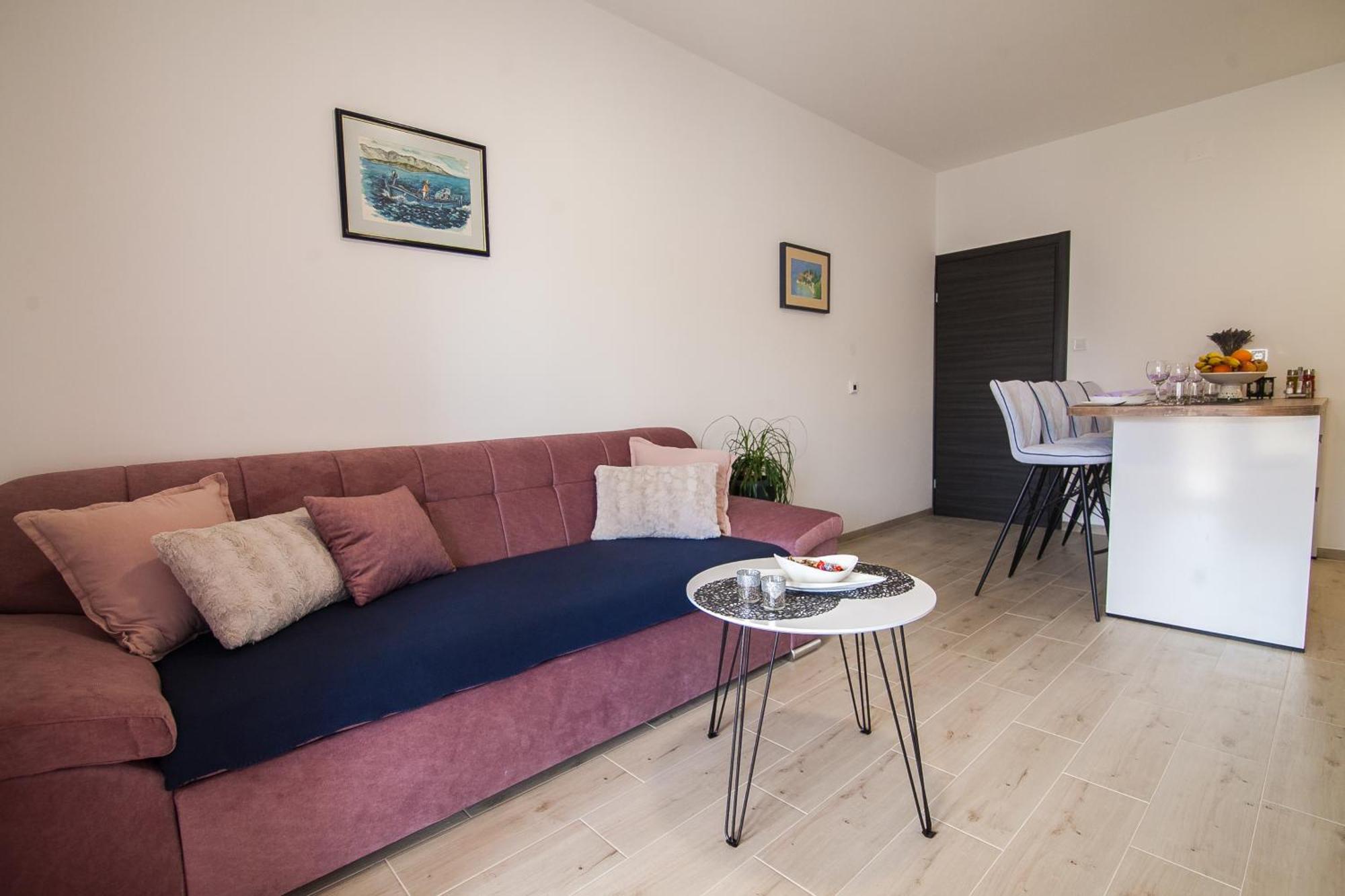 Family Apartments Brach Bol Dış mekan fotoğraf