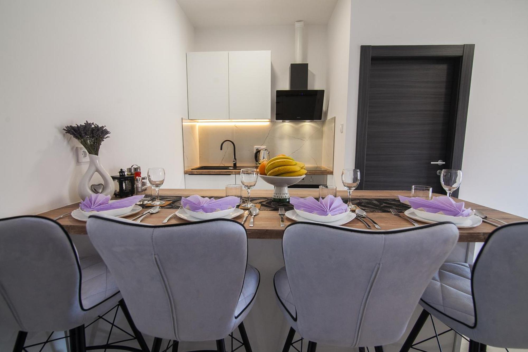 Family Apartments Brach Bol Dış mekan fotoğraf