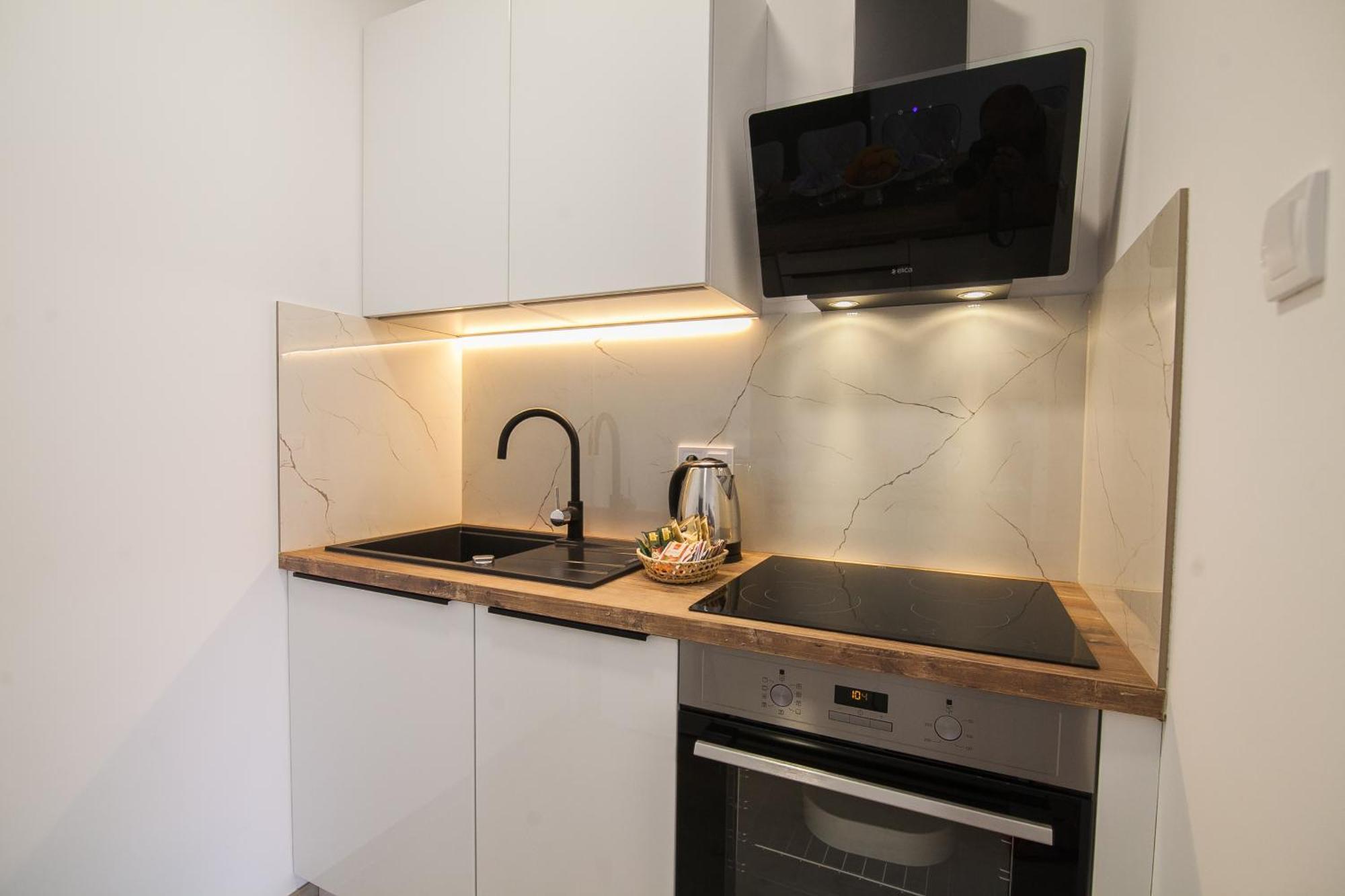 Family Apartments Brach Bol Dış mekan fotoğraf