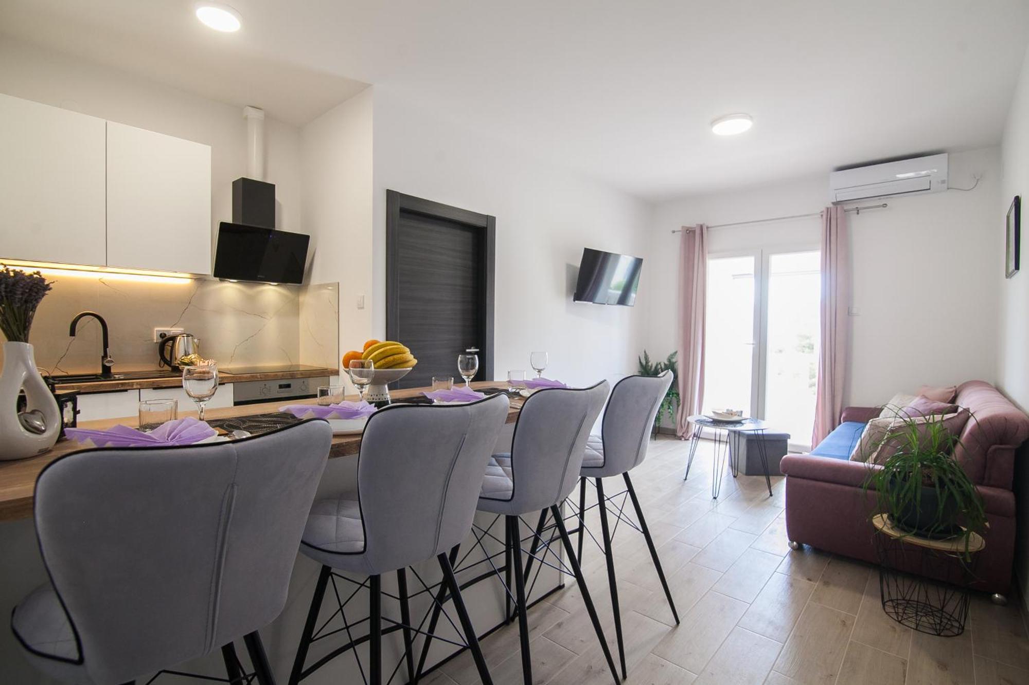 Family Apartments Brach Bol Dış mekan fotoğraf